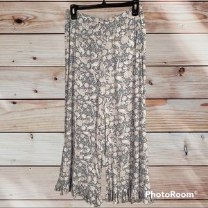 Melissa Paige ruffled cropped pants